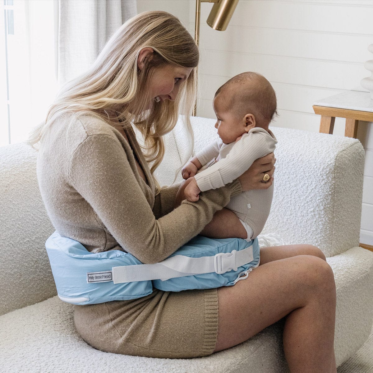 Breastfeeding support outlet pillow